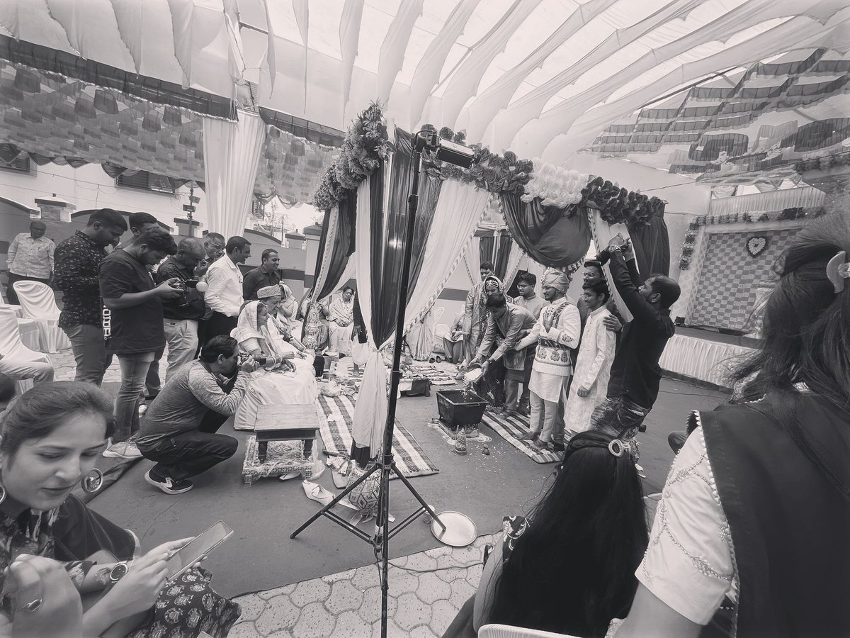 wedding #weddingphotography #weeding #weddingdress #weddingphotographer #weddingmakeup #weddingseason #bride #grom #hindu #hinduwedding #blackandwhite #blackandwhitephotography #bwphotography #monocrome #monocromeindia #igatpuri #everydayeverywhere #everydaymumbai #everydayindia