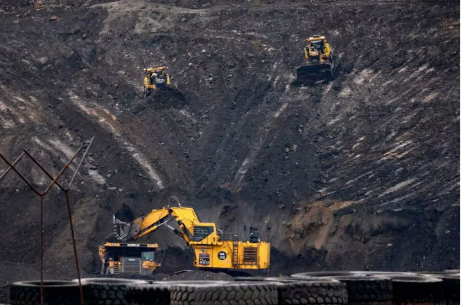 Merthyr council orders operators of Ffos-y-Fran coal mine to stop mining there: bit.ly/45EuWfi