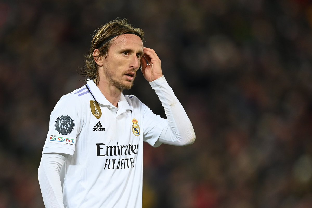 FabrizioRomano's tweet photo. 🚨⚪️🇸🇦 Luka Modrić has not accepted any proposal from Saudi and he has no intention to do so. The plan is to stay at Real Madrid.

Modrić has already agreed to new deal until 2024 weeks ago — as he wants to continue at Real Madrid.

No changes after Bellingham deal. https://t.co/IA0XTXn6NC