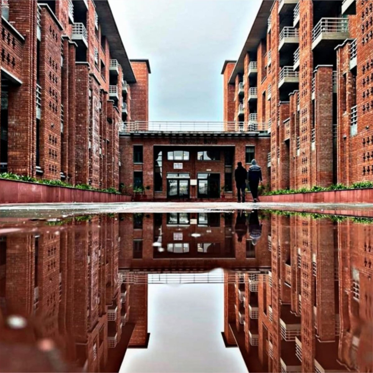PSITKanpur2004's tweet photo. π§οΈπ§Β May's Picture of the Month captures the mesmerizing play of shadows reflected in rainwater, creating a breathtaking masterpiece. πΈβ¨
Clicked by Aman Gupta, https://t.co/3v5TJYAuZl., CSE Al, First Year.
#Photography #PictureOfTheMonth #PSITKanpur #PSITPlacements #AKTU https://t.co/cp5qt5GsCZ
