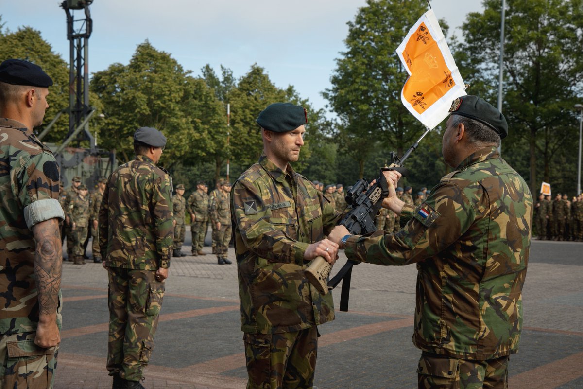 DGLC_KL's tweet photo. Versterking Nederlandse luchtverdediging: 11 luchtverdedigingsbatterij opgericht. 🚀🇳🇱 Bescherming tegen luchtdreiging met Stinger en counter drone-capaciteit. #warfightingcapable #airdefence #luchtverdediging #wearenato https://t.co/abBJc30OFO