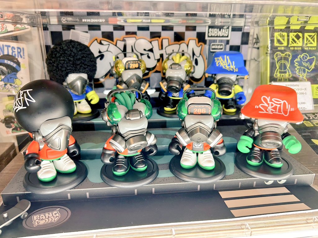 CCP_ShopInfo's tweet photo. 【常設店】【#なんばパークス 5F】
『CCPポップカルチャーSHOP』
WASAbaby カメレオンシリーズ9th
大好評!ついつい集めたくなるクールなカメレオンたち!他にもスペースカメレオンやプラモもございます♪洗練されたデザイントイの数々を是非店頭でご覧下さい!
#WASATOY #カメレオン #フィギュア https://t.co/UV8Am5ub62