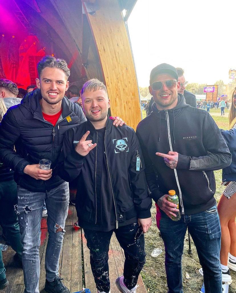 A few <a href="/WarfaceOfficial/">Warface</a>  items are still rocking the webshop rhythm and Niels joined in. 💥 Don't miss your chance to groove with these goodies before they fade away like a sick bassline! Grab 'em now in store.