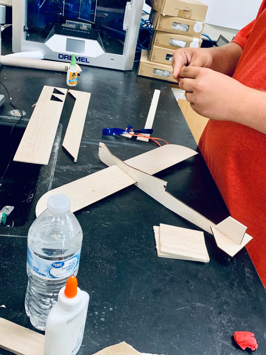 Tchr2theCore's tweet photo. And seeing what students do with their creations after they come to life in Aerospace Engineering!! @TheCOAST10 @brunscoschools https://t.co/sSv1zuANhr