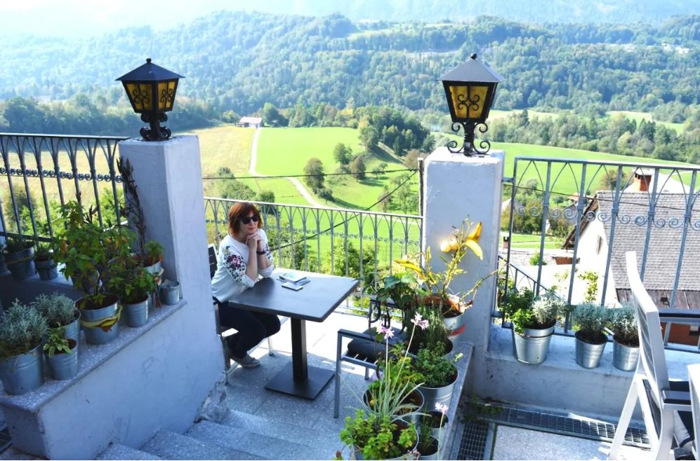 Think I should re-visit Radovljica #sLOVEnia letsgoslovenia.si/radovljica-a-t…