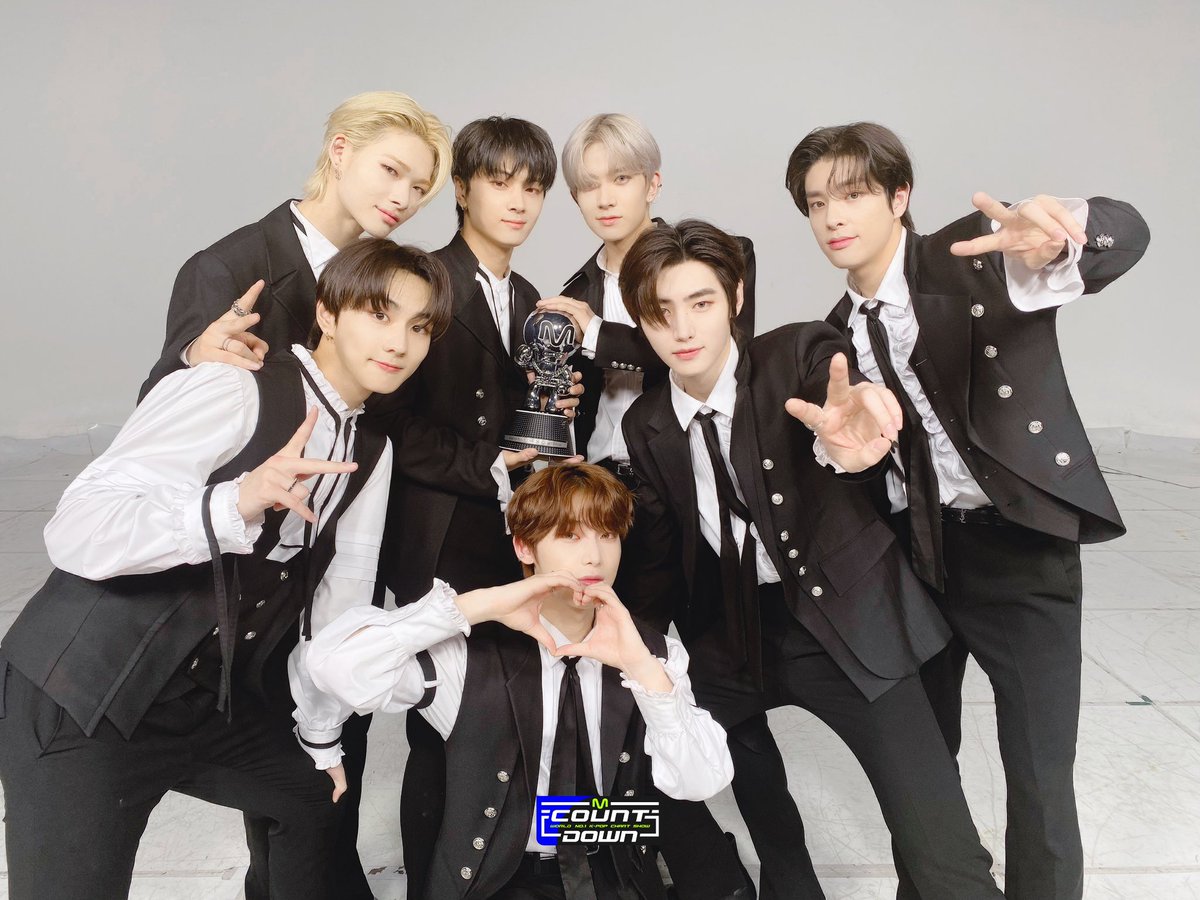 MnetMcountdown's tweet photo. #MCOUNTDOWN 6월 1주✨
🏆 No.1 of the Week! 🏆
#ENHYPEN(#엔하이픈) - #BiteMe 

₍ᐢ.ˬ.ᐢ₎🎉축하합니다 *:･ﾟ✧
#BiteMe1stWin https://t.co/3ryeSfiSru