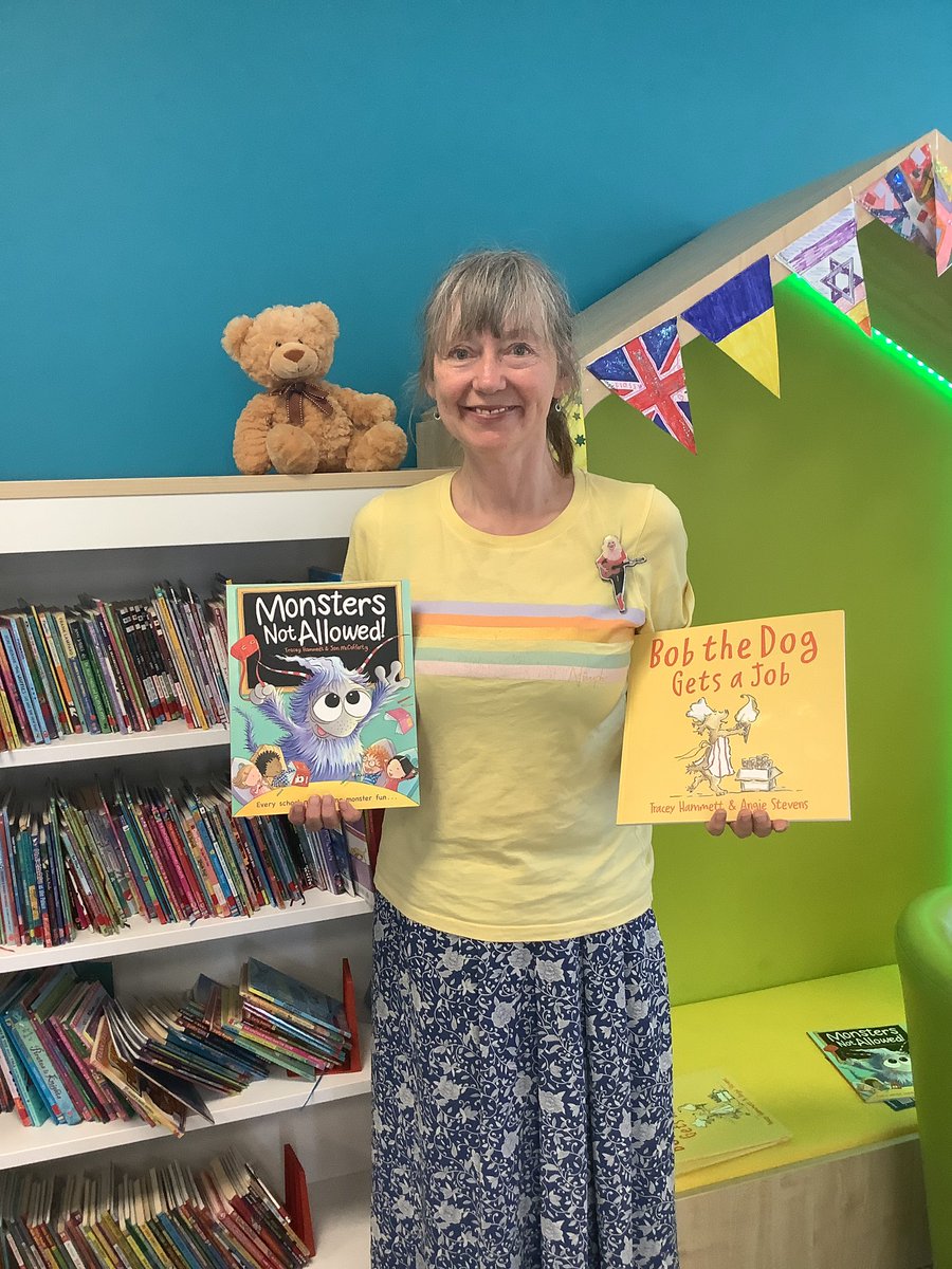 CFSMPENCOED's tweet image. Lovely to meet local author Tracey Hammett introducing her new book ‘Bob the Dog Gets A Job’ to lots of families at Pencoed library. Thank you to Rob for an amazing job as always. @pencoedprimary @PencoedComp @CroestyS @coychurchps @CoetyPrimary @BridgendCBC #hubofthecommunity