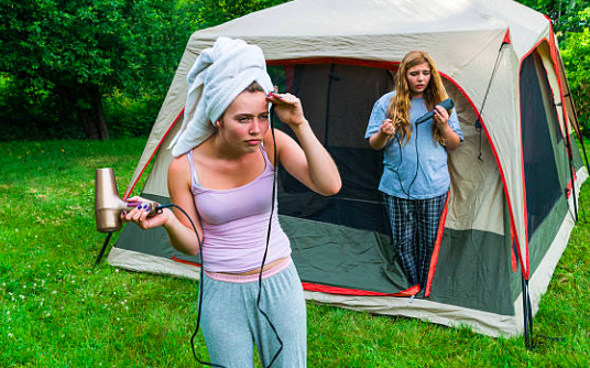 schoolbusstays's tweet photo. Doris &amp; Betty need good hair to go out-out.
Doris booked a tent &amp; Betty ain't pleased.
Doris didn't know that our American School Buses have mirrors, make-up lighting &amp; plug sockets. Don't be a Doris. 
#glamping #camping #isleofwight #somerset
See more at https://t.co/oDwU0bt6DV https://t.co/VRN0xG9z3M