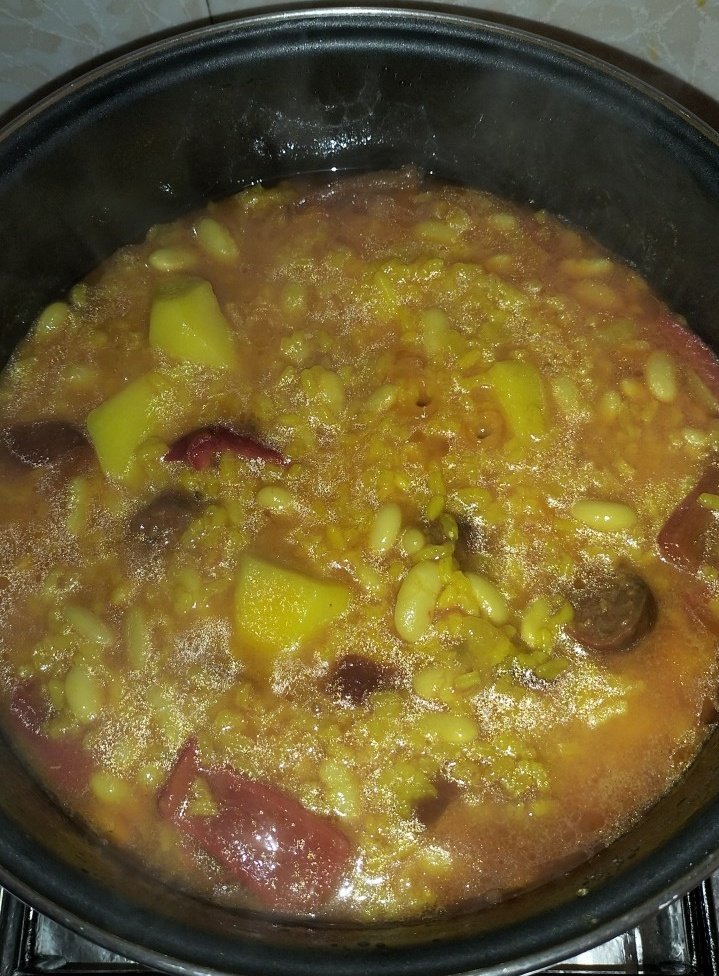 SoySaralarala's tweet image. Hoy la tormenta me ha hecho hacer unas habichuelas con arroz ⛈️🫘🥰 #OleYo #OleMiCoñoMoreno #BuenosDias #BuenasTardes #FelizDia #FelizaTarde #1junio #junio2023