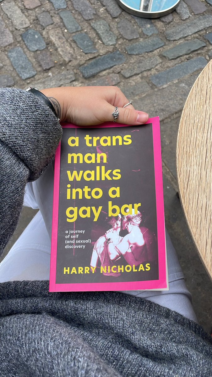 Thank you for this @HarryNicholas_ I caught the reading at RVT and knew I had to scoop it immediately. Will likely already finish it on the train to Manchester today which just feels right