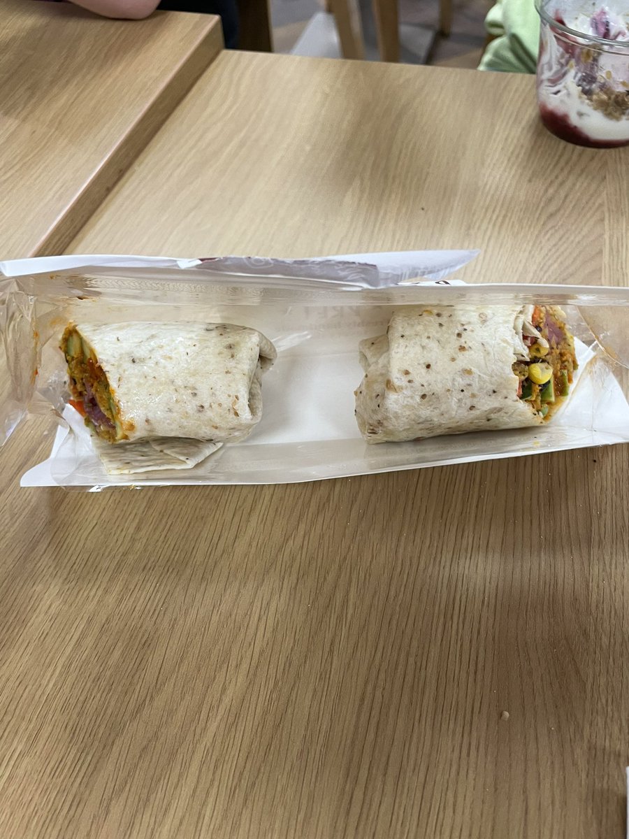 @Pret pulling a bit of an illusion at ferrybridge services today. Think it’s a full wrap, no there’s a magic middle missing…. #wheresthemiddle #stillhungry