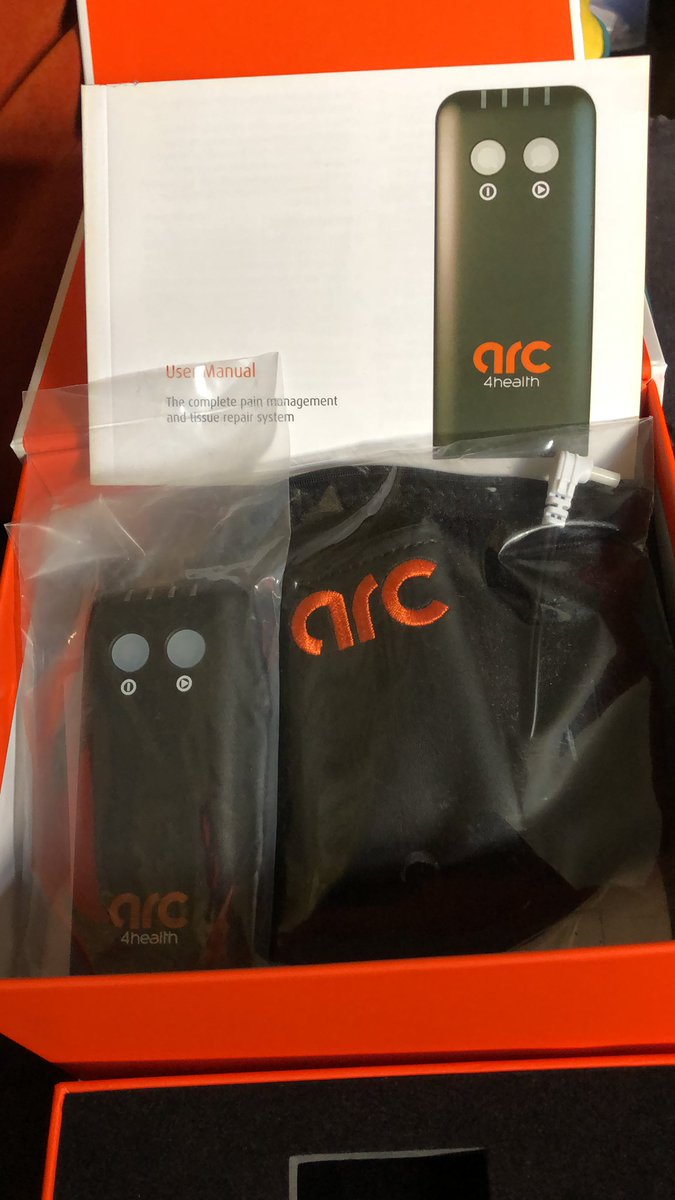 OnlyEnnui's tweet image. New toy turned up,
I doubt it will help &amp;amp; is not as clever as my FSM machine but will be easier to wear during the day.
Already having MCAS reaction to packaging…. #microcurrent