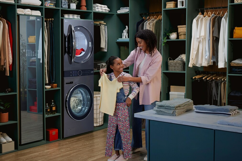 CNWTechnology's tweet image. STYLE AND INNOVATION TAKE CENTRE STAGE WITH NEW LG LAUNDRY APPLIANCES bit.ly/3ILWxkX