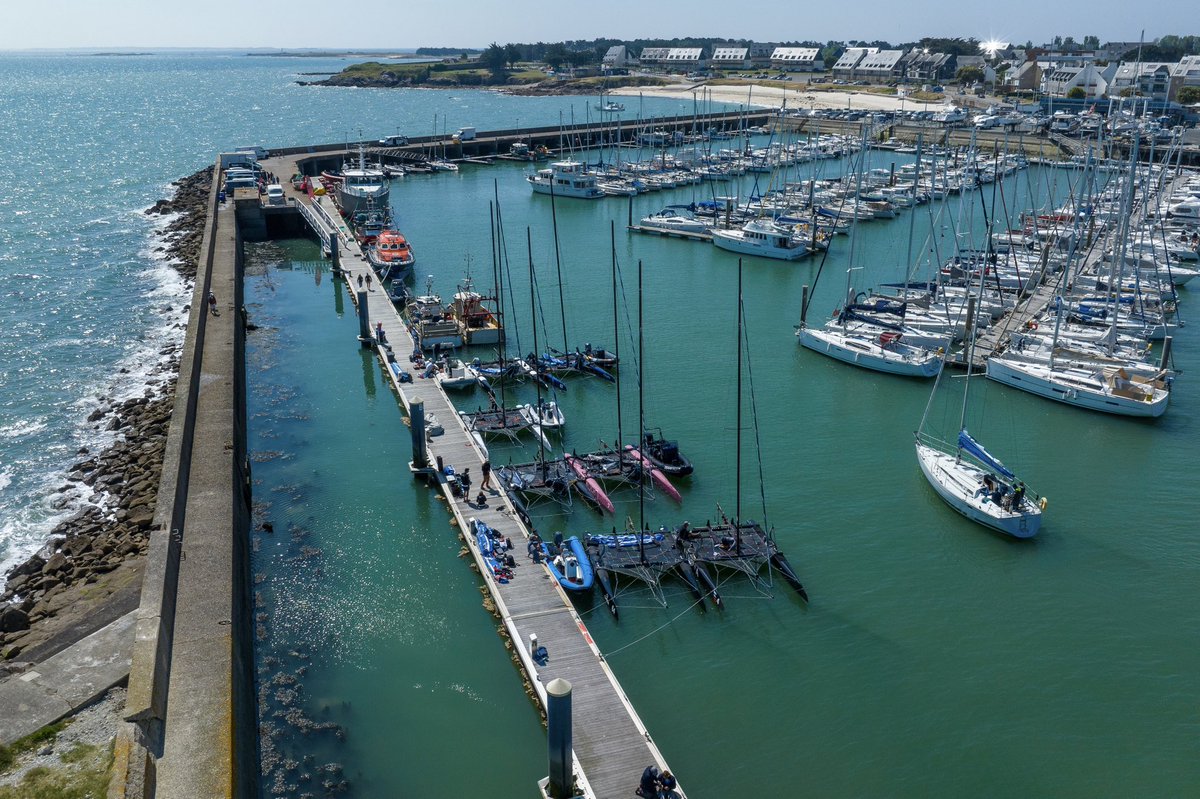 Start of a second sunny day  in Quiberon 🇫🇷☀️

👉 We can expect more wind today, so stay in touched, we will post some content with a lot of action during the day 🔥 Boats will be flying today ✈️