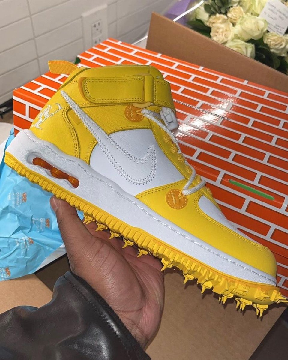 thedropdate's tweet photo. A$AP Bari receives the unreleased Off-White x Nike AF1 Mid 'Canary Yellow'...

What are your thoughts on this colour way?

@younglord

#thedropdate #nike #offwhite #offwhiteairforce1 #nikeoffwhite #asapbari #younglord https://t.co/lmjZKynuwe