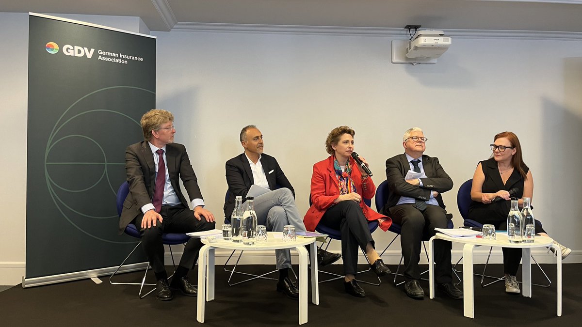 The retail investment strategy #RIS is all about improving transparency to increase #trust of retail investors. However, views on the way forward differ between legistlators, industry and consumers. Thanks @LenkaMauro for organising this timely exchange!
