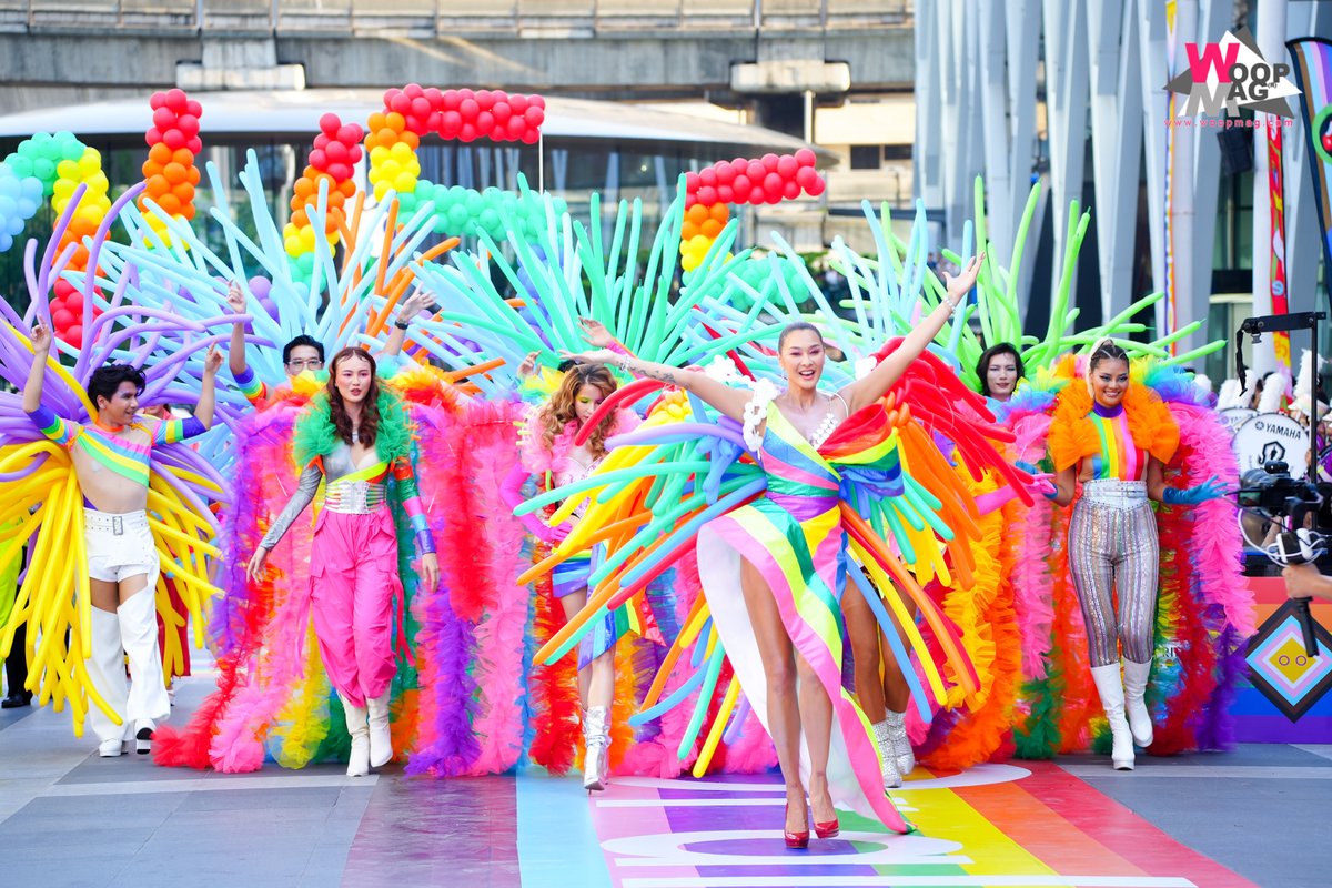 woopmag's tweet image. คึกคักทั้ง เซ็นทรัลเวิลด์ กับ Pide Month สุดยิ่งใหญ่ สร้างปรากฏการณ์รวม LGBTQIAN+ กว่า 500 ชีวิต ร่วมขบวนพาเหรดสะบัดธงสีรุ้ง สัญลักษณ์แห่งความเท่าเทียม 

#CTWPrideMonth2023 #CTWProudtobePride #Prideforall