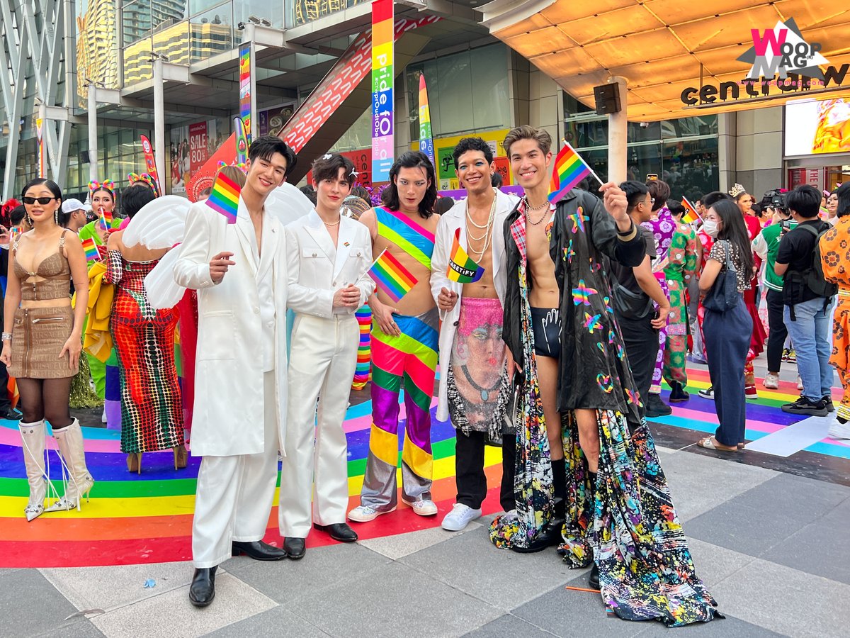 woopmag's tweet image. คึกคักทั้ง เซ็นทรัลเวิลด์ กับ Pide Month สุดยิ่งใหญ่ สร้างปรากฏการณ์รวม LGBTQIAN+ กว่า 500 ชีวิต ร่วมขบวนพาเหรดสะบัดธงสีรุ้ง สัญลักษณ์แห่งความเท่าเทียม 

#CTWPrideMonth2023 #CTWProudtobePride #Prideforall
