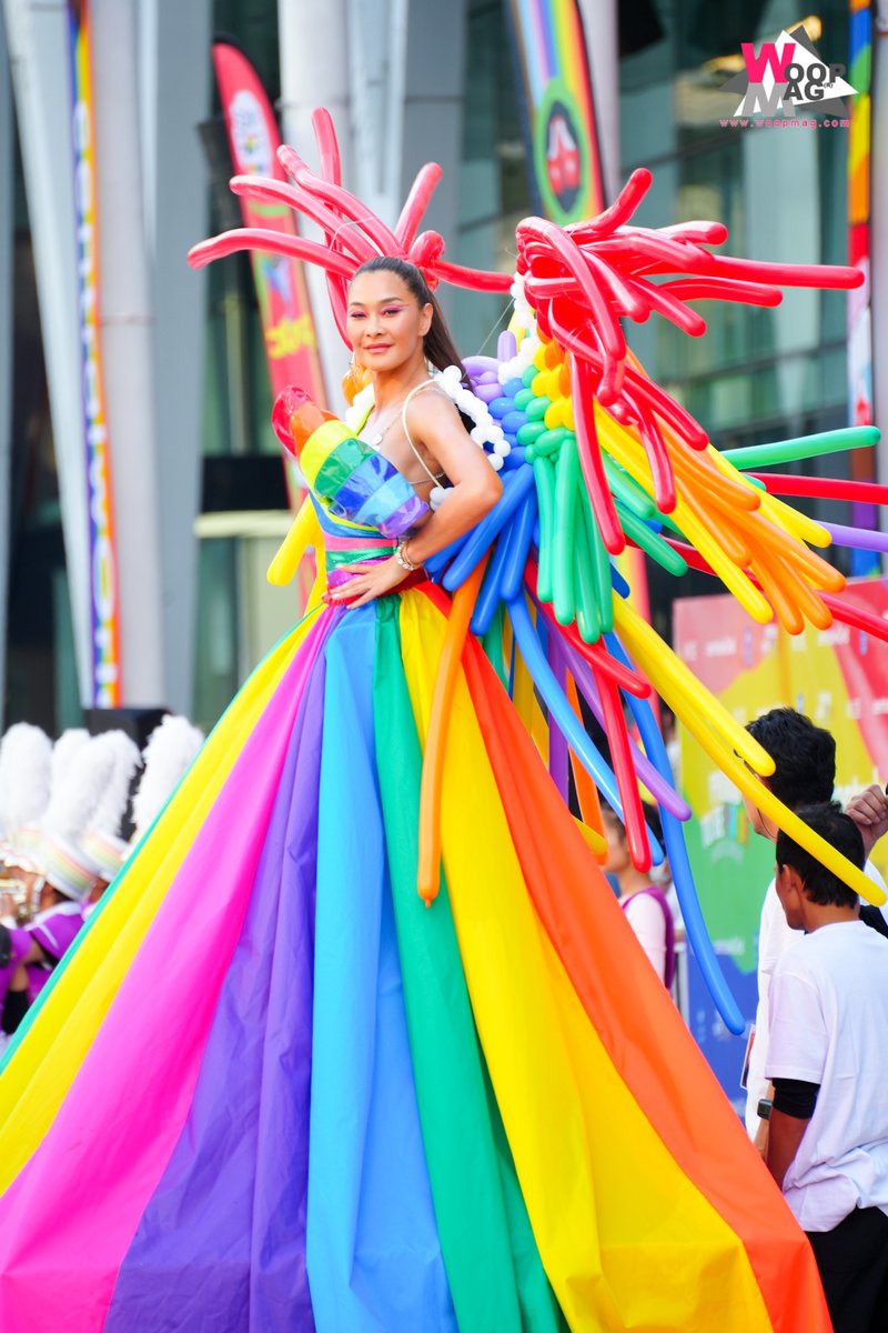 woopmag's tweet image. คึกคักทั้ง เซ็นทรัลเวิลด์ กับ Pide Month สุดยิ่งใหญ่ สร้างปรากฏการณ์รวม LGBTQIAN+ กว่า 500 ชีวิต ร่วมขบวนพาเหรดสะบัดธงสีรุ้ง สัญลักษณ์แห่งความเท่าเทียม 

#CTWPrideMonth2023 #CTWProudtobePride #Prideforall