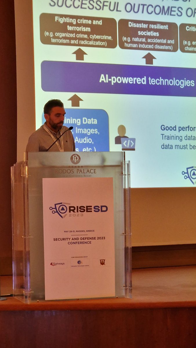 Vicomtech's tweet photo. Dr. Jorge G. Castaño, Director of Intelligent Security Video Analytics, participated at #RiseSD and presented the @Starlight_H2020 project #RISESD2023 https://t.co/xfeobaiwAV