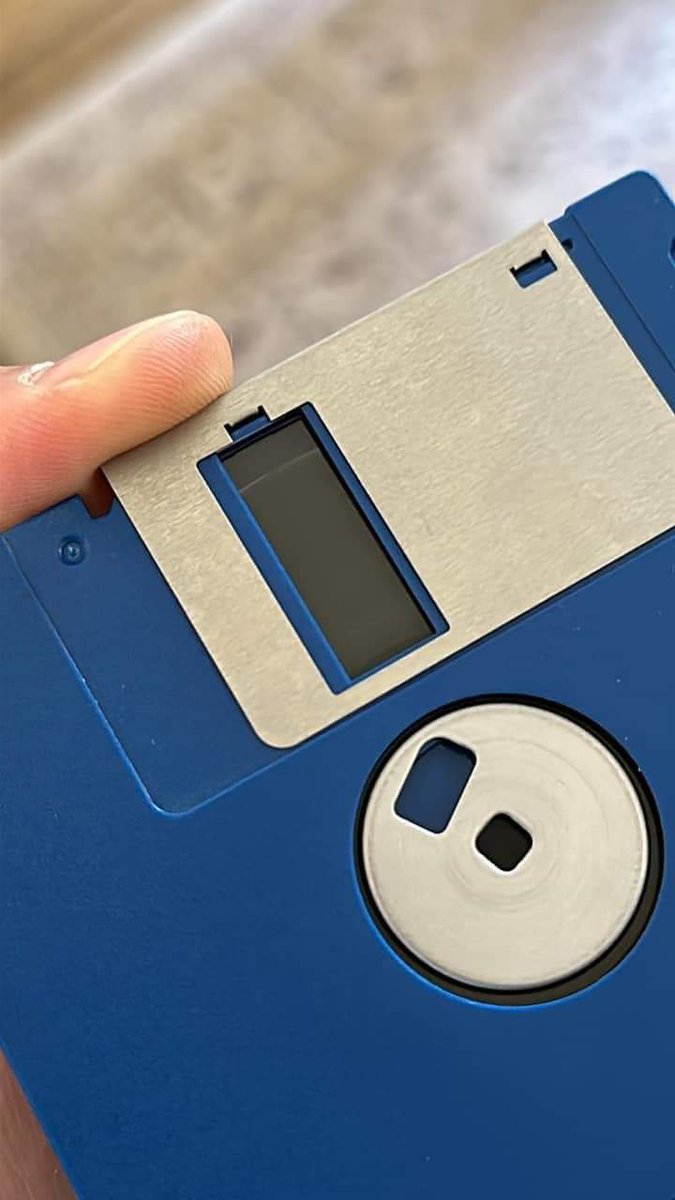 CheekyC64Gamer's tweet photo. This has to be the single most annoying thing almost every Amiga owner has experienced... at least once in their lives 😪💾❌️

#commodore #commodoreamiga #amiga #badsector #floppydisc #fail #amiga https://t.co/cuVAZkpNV2