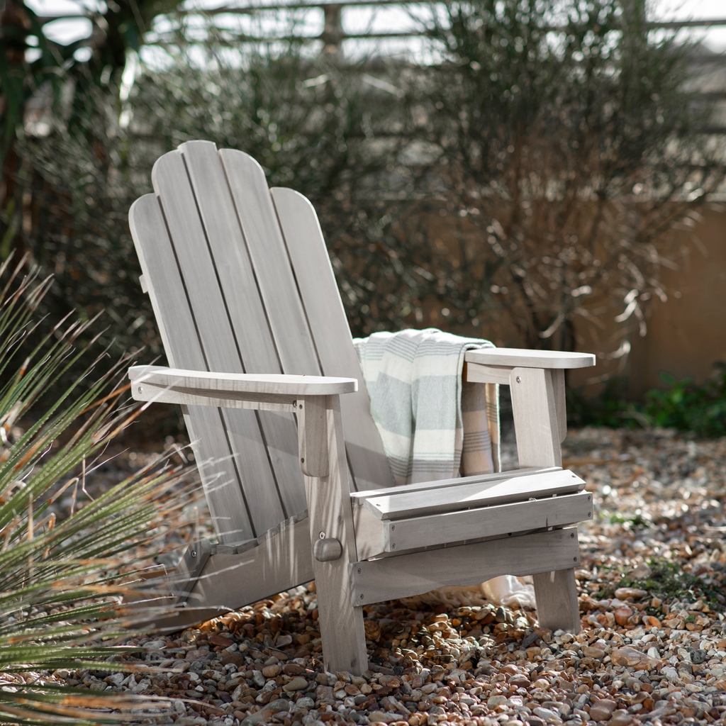 Sit back and relax in the Barley Lounge Chair, with its shaped high back and armrests. Crafted from acacia wood with a whitewash painted finish, the Barley makes a timeless addition to any Outdoor space, and is foldable for easy storage. #gallerydirect #leadingbydesign #outdoor