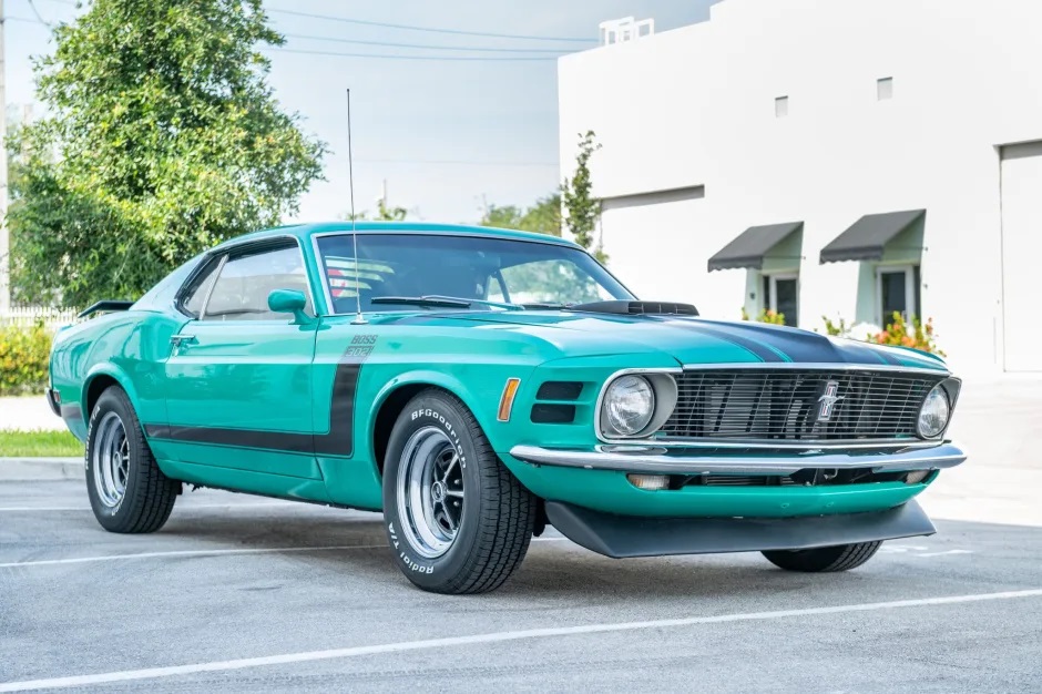 HixFordLee's tweet photo. Take a drive down memory lane with this 1970 Ford Mustang Boss 302! #TBT #ThrowbackThursday https://t.co/ZWG9gQdail