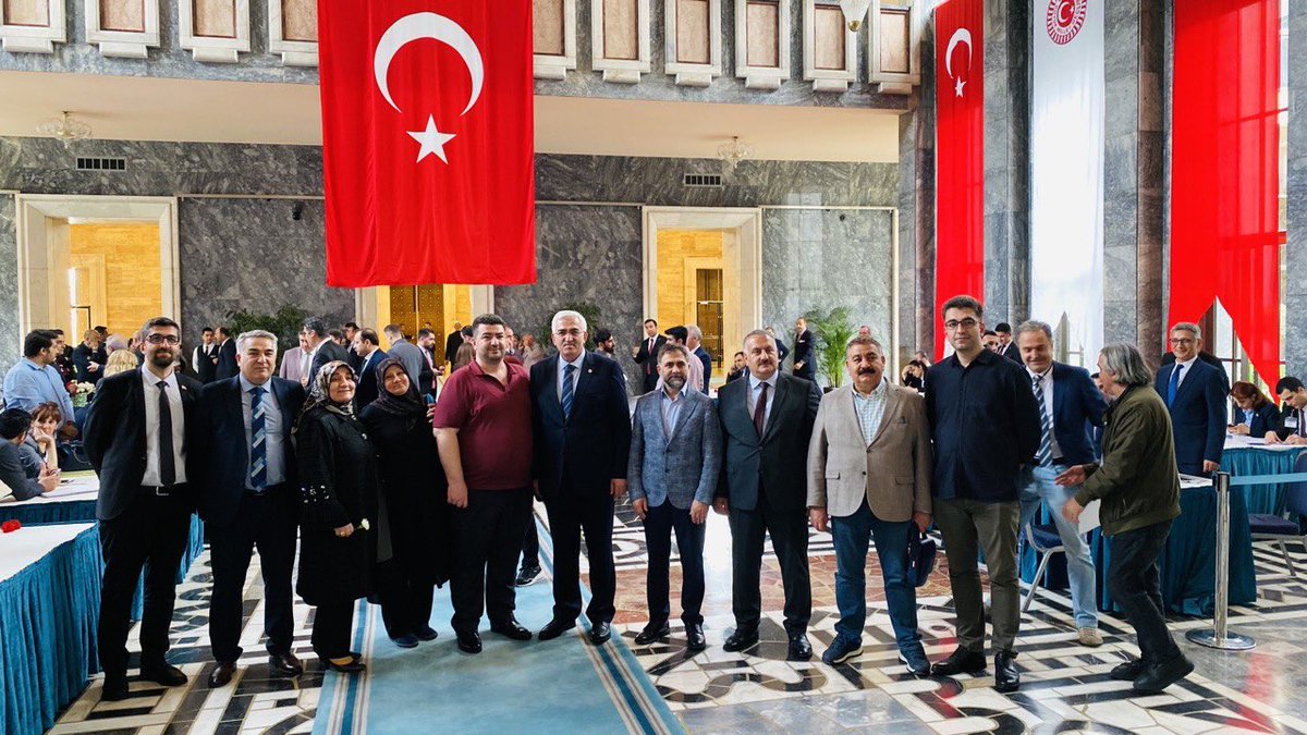 ozmehmetemin's tweet photo. Gazi Meclis’imize mazbatamızı teslim ederek 28. Dönem Erzurum Milletvekili olarak kaydımızı yaptırdık. 
Rabbim, ülkemize, milletimize ve Erzurum’umuza hayırlı hizmetler yapabilmeyi nasip etsin.
İnşallah…
#TBMM #Akparti https://t.co/2jHc4ahXBH