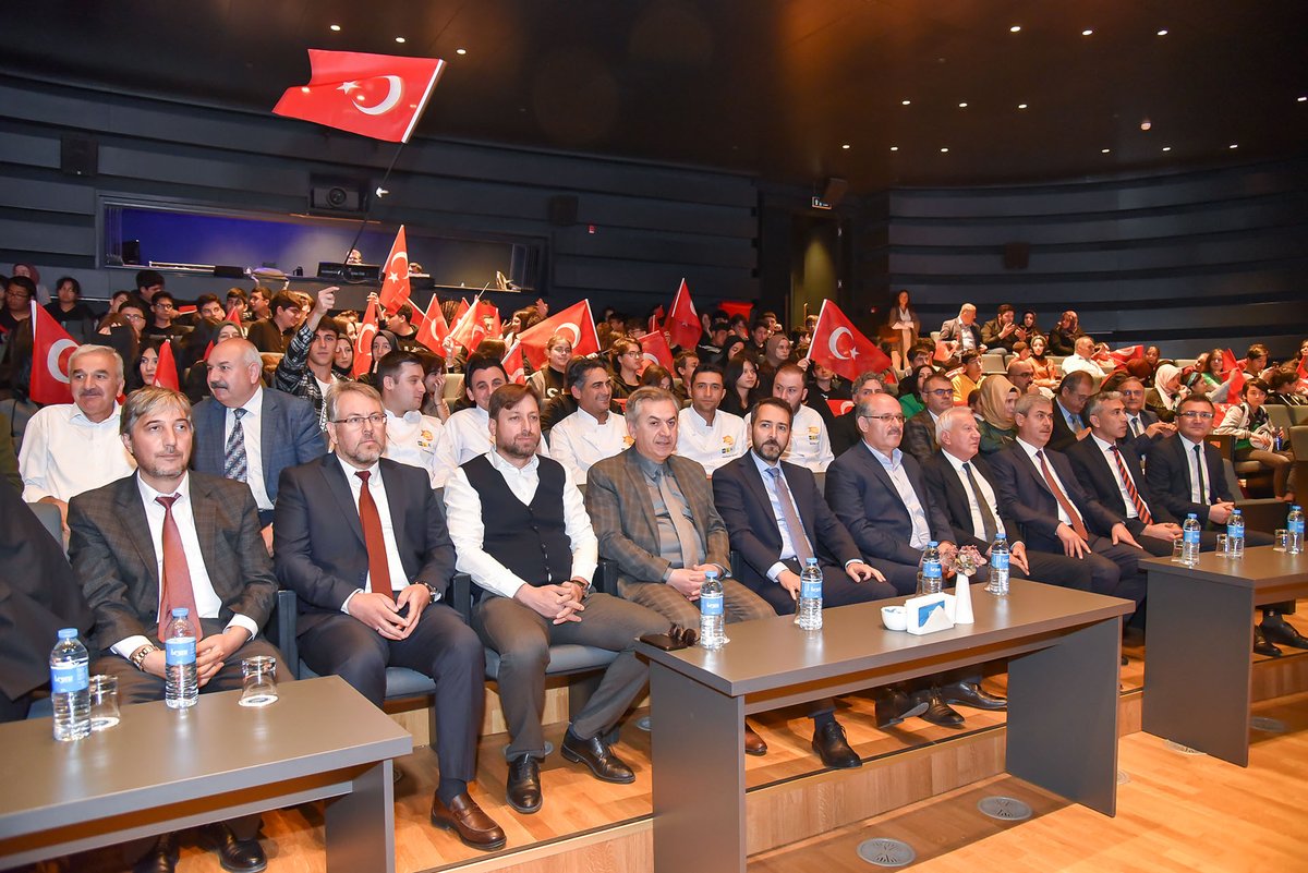 konyamem's tweet photo. Millî Eğitim Müdürümüz Murat Yiğit, Büyükşehir Belediyesi Başkan Vekili Mustafa Uzbaş ile birlikte Medeniyet Okulu Projesi kapsamında düzenlenen ‘’Haydi Pişir Bakalım’’, ‘’Haydi Oyna Bakalım’’, ‘’Haydi Konuş Bakalım’’ ve ‘’Haydi Bil Bakalım’’ yarışmalarının ödül törenine katıldı. https://t.co/di9cyvXaba