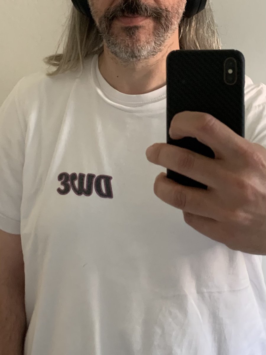 Alle in Weiß… an den Tresen
#DWE #VfB #VfBHSV