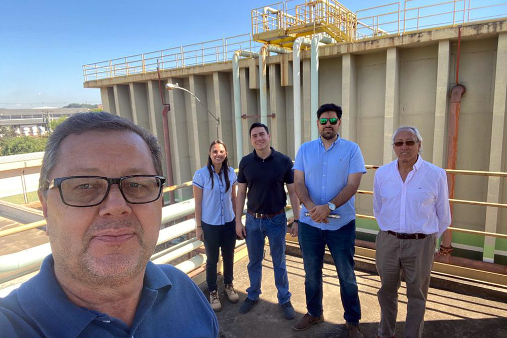 PaquesLAM's tweet photo. No dia 23 de maio, Eduardo Zambon da Paques recebeu a visita de Saul Suaznabar Romero, da construtora IASU, e de Nicolas Tambosi e Rudy Becerra, da Saguapac (Cooperativa de Água Potável e Saneamento Básico), ambas de Santa Cruz de La Sierra, da Bolívia. #etecompacta https://t.co/CcQqhIDgvn