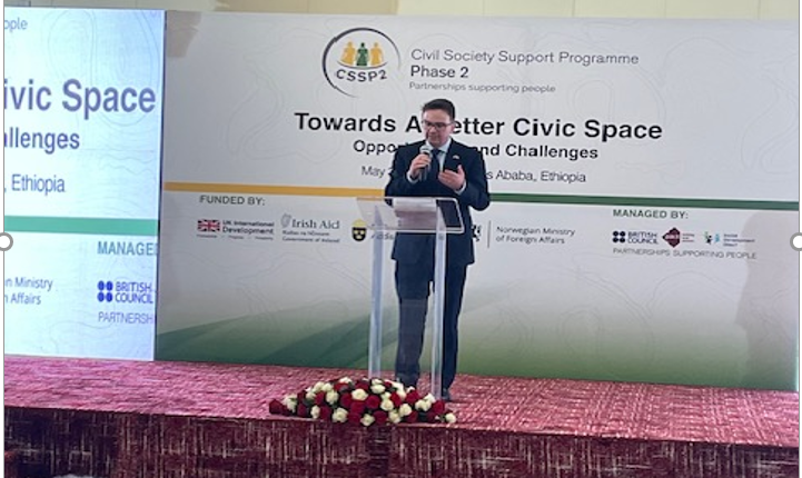 UKinEthiopia's tweet photo. Our Development Director @PaulWaltersUK opened a conference on civic space in Ethiopia, highlighting the role of CSOs in strengthening democracy and promoting human rights.  

🇬🇧 is proud to support the development of civil society through @etBritish and #CSSP2 in 🇪🇹 https://t.co/RtRYX4XHYs
