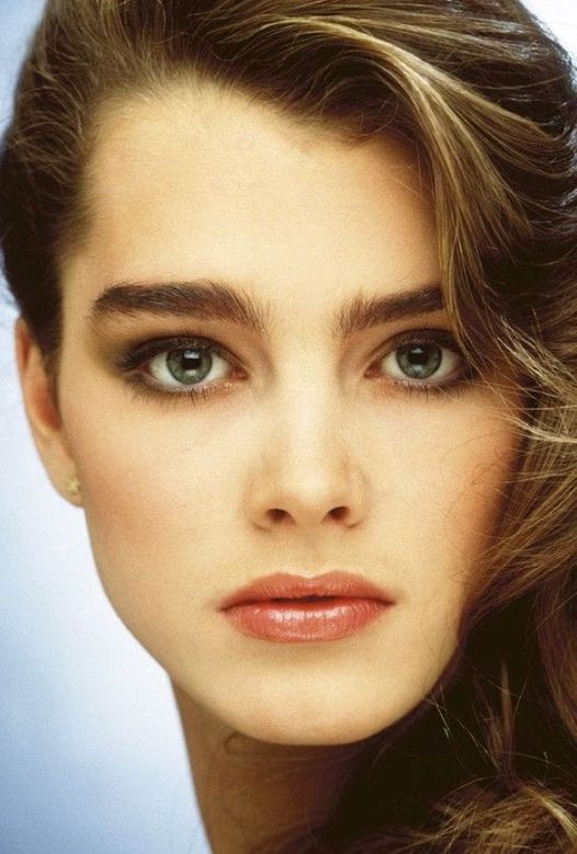 HAPPY BIRTHDAY, BROOKE SHIELDS! 
Born May 31, 1965. 