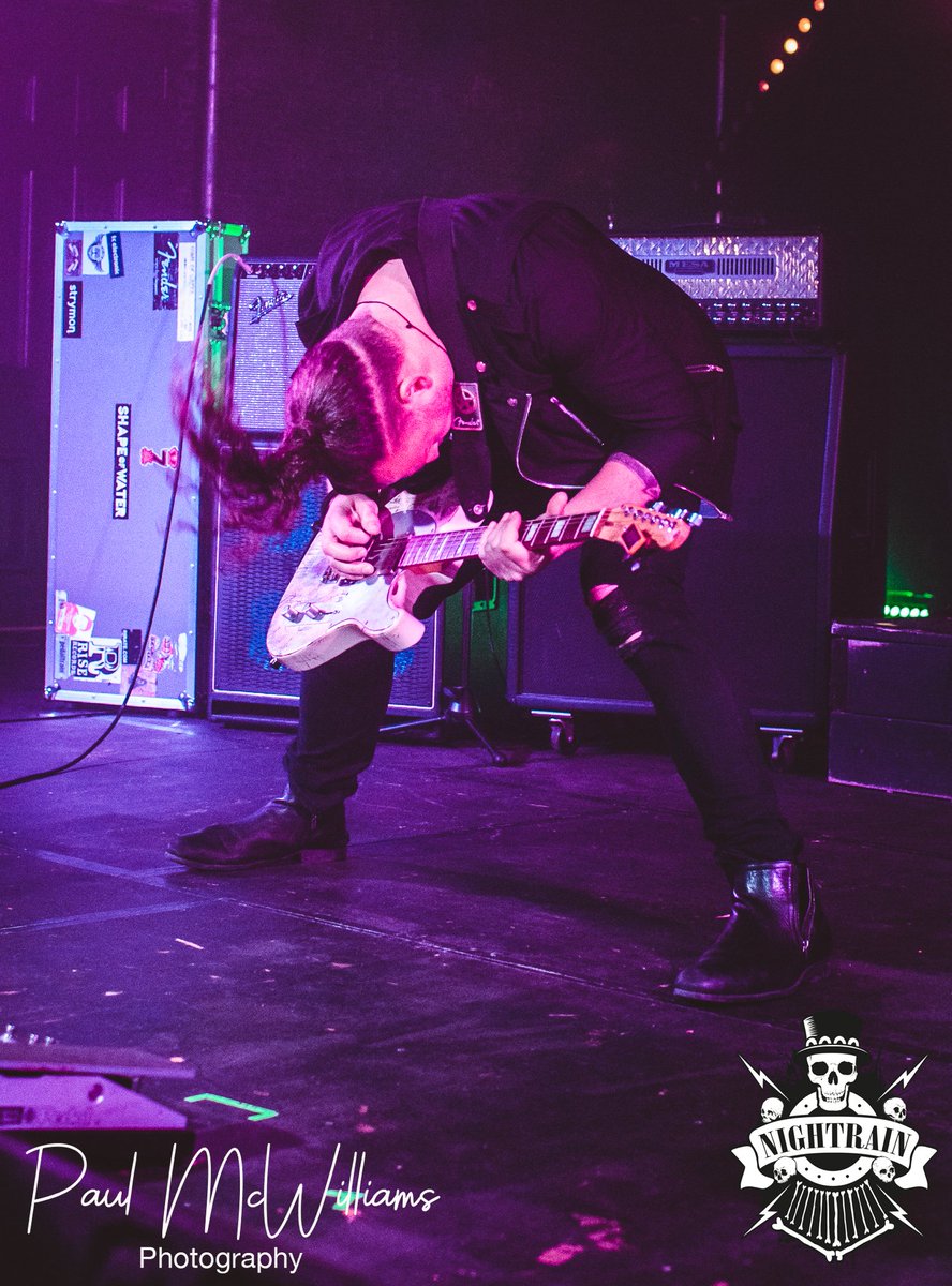 Next level headbanging.

See you at the Metal Monocle in Leicester on the 16th of June!

Photo by Paul McWilliams

#ShapeOfWater #NightrainBradford #Headbanging #Artrock #AmorFati