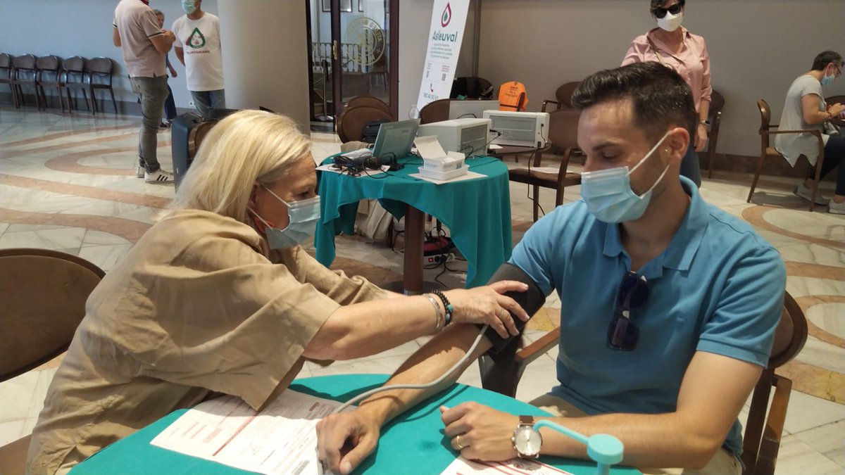 GVAdonasang's tweet photo. 📋La XII Marató de Donació de Sang @OCRValencia espera aconseguir l'afluència de més de 180 voluntaris 🔗https://t.co/0Iydf4omfE
👉T'esperem, hui #1Juny, de 16:00 a 21:00 hores en @AteneoValencia. https://t.co/5JqYsNrmlI