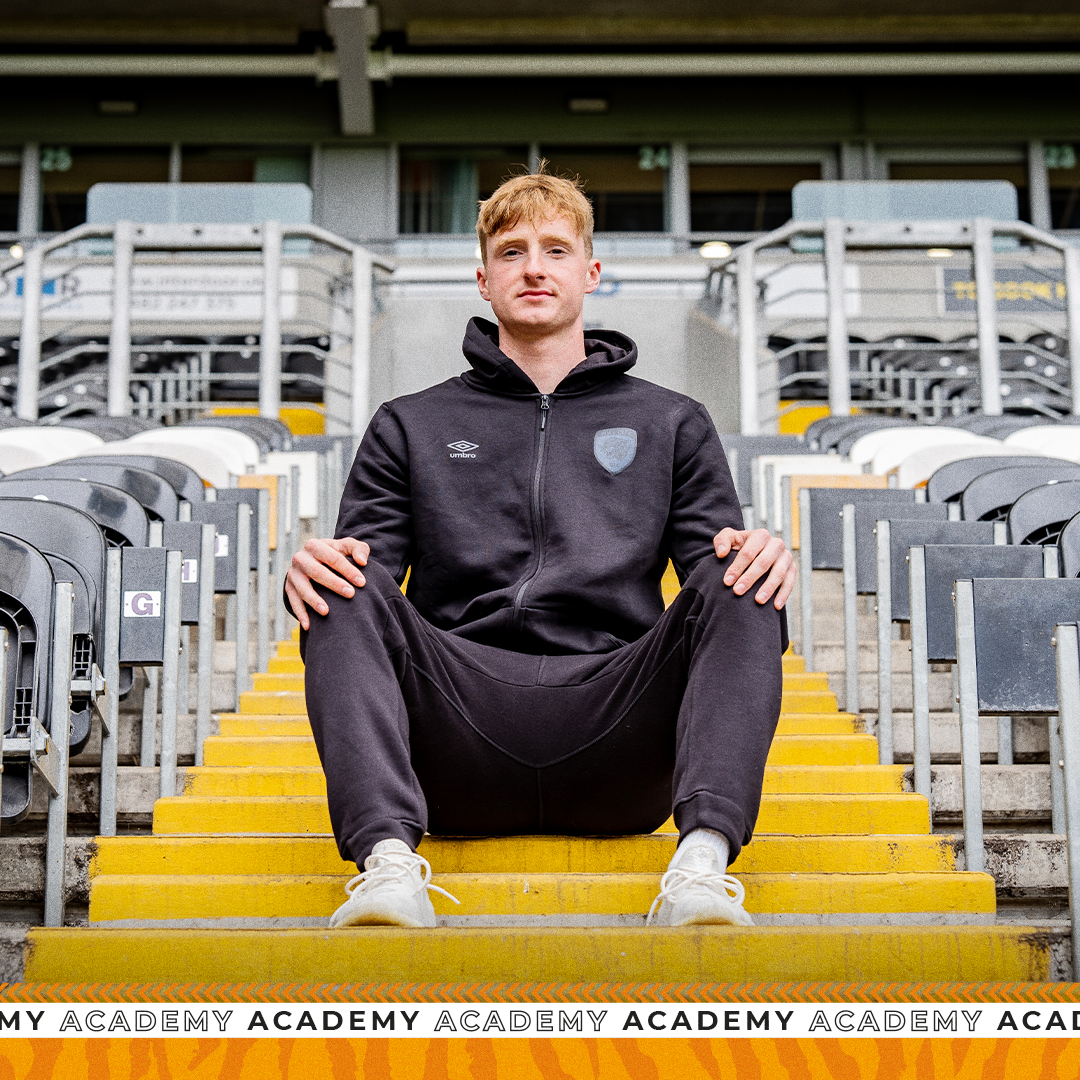 HullCityAcademy's tweet photo. #⃣4⃣1⃣ 𝐉𝐞𝐯𝐨𝐧 𝐌𝐢𝐥𝐥𝐬
💪 First-team debut ✅
🇮🇪 Captained his country at U19 level ✅
🏴󠁧󠁢󠁳󠁣󠁴󠁿 Played in Scottish League One ✅
👍 Featured in the National League ✅
✍️ New contract ✅

👊 Let's see what 2023/24 brings for @mills_jevon!

🐯 #hcafc #hcafcU21 https://t.co/lf408UYq5z