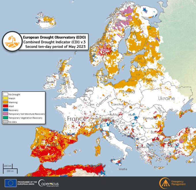 🚱Según @CopernicusEMS, durante el 2º periodo de 10 días de mayo, la #PenínsulaIbérica y la región del Báltico fueron las zonas más afectadas por la #sequía. 🟠25,9% del territorio de la UE-27 en situación de Aviso (+4,6%) 🔴8% en situación de Alerta (+2,4%) vía: @CopernicusEMS