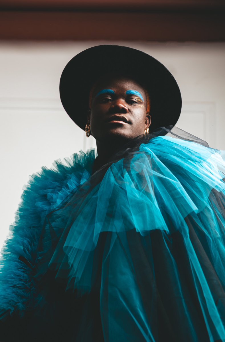 stephanesacre's tweet photo. +28 🌀

Photographe : #yannmegnanephotographe 
Stylisme : @SoMaTyOuZ 
MUA : @Gamberge_1 
Studio : #Lesfrereslumieres 📍
Ensemble bleu-noir : #taungyim 
#birthday #fashion #paris #france https://t.co/15rw9f1t0x