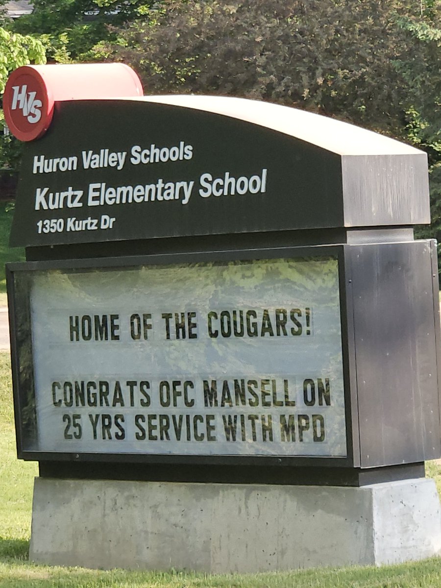 Paws the Cougar (@kurtzelementary) on Twitter photo 