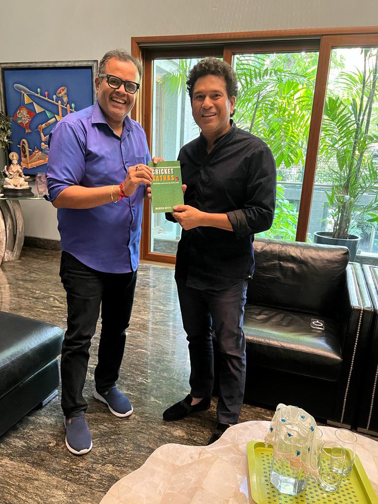 maaheshkutty's tweet photo. Finally met up with @sachin_rt and handed over a copy of #CricketKathas. 

@SachinT62115737 @sachinT200 @sachintendulkar @jameelsjam @ShashiTharoor @Govind_Vishnu @Venu_R @othergandhi @imrajitd @devanshup @RibsGully @Sanjjeev @blockheadzzz @ImRohanGulavani #SachinTendulkar https://t.co/xBuS2JohZ3