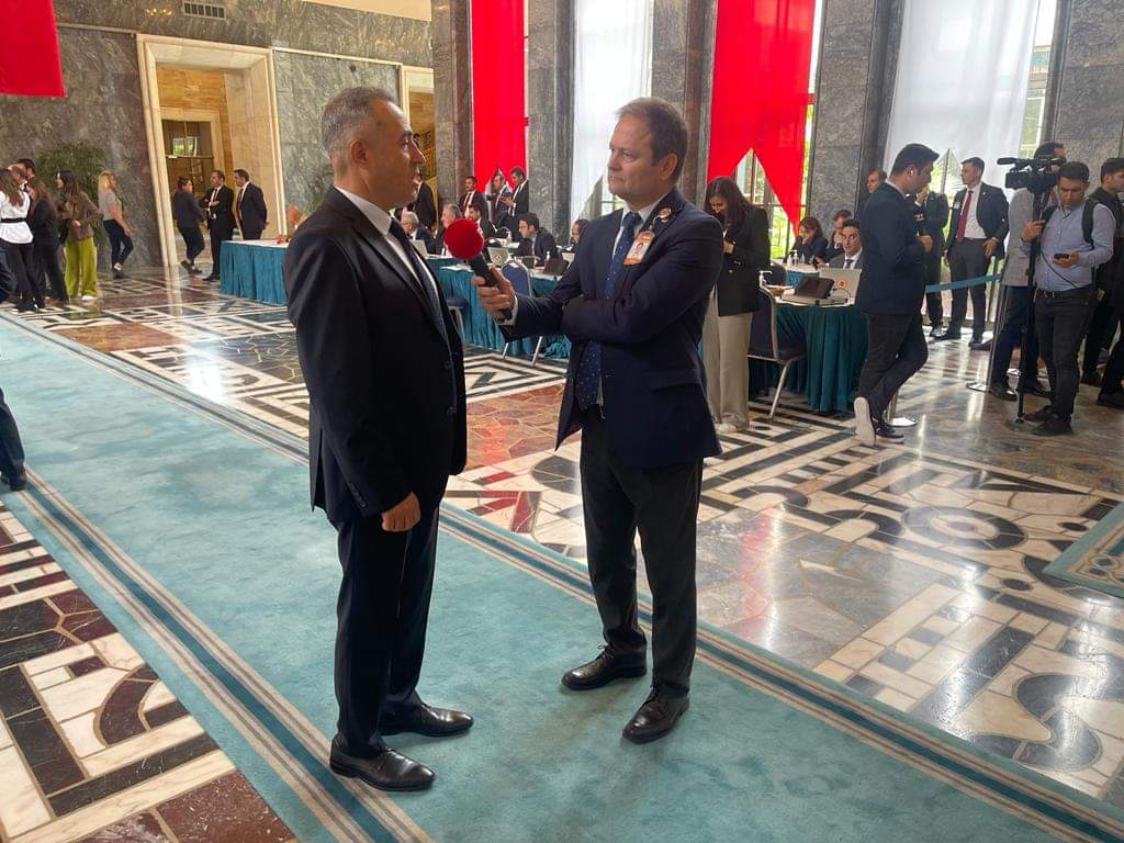 irfankaratutluu's tweet photo. Bugün Türkiye Büyük Millet Meclisi'nde kayıt işlemlerimizi tamamladıktan sonra Milletvekilliği rozetimizi taktık. 
Allah'ım hem şahsıma hem de meclise girmeye hak kazanan tüm milletvekillerimize hayırlı hizmetler yapmayı nasip etsin inşallah! https://t.co/E6aLnf0NAU