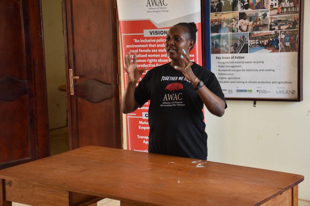 awacuganda's tweet photo. 2/2
Our community grassroots members shared the impact of amplifying the #CHLEGs expansion in Mubende district, including but not limited to improved saving culture, enhanced behavioural change and strengthened social cohesion among the grassroots FSWs.
@UNAIDS_UG @WHOUganda https://t.co/2gknI1dEnO