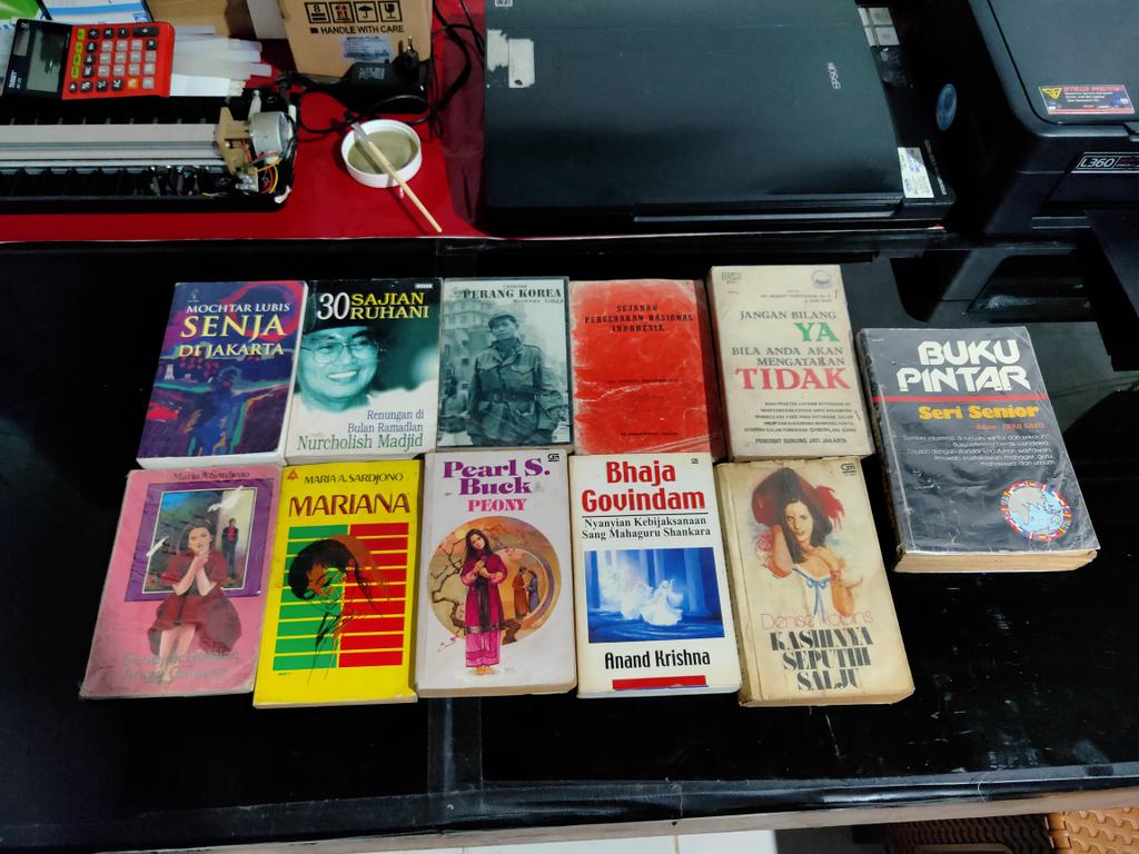 VIANNAIV's tweet photo. #jualbuku #buku #bukibekas #koleksibuku https://t.co/X94W0qtC2D