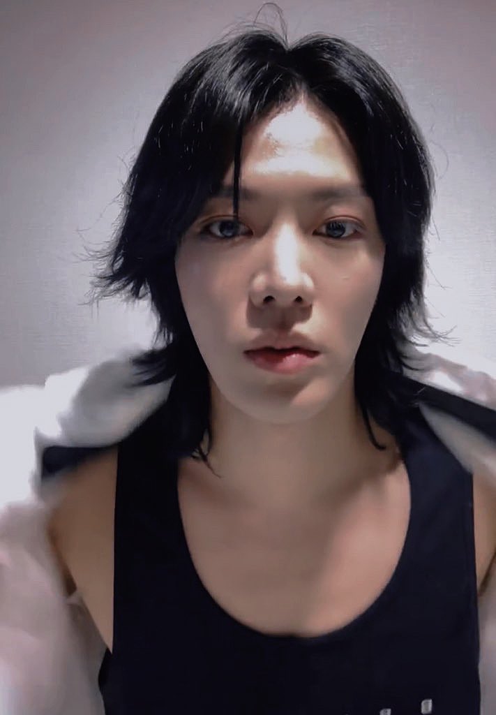 Yuta should have been promoted as an ambassador for tank tops #YUTAatHome