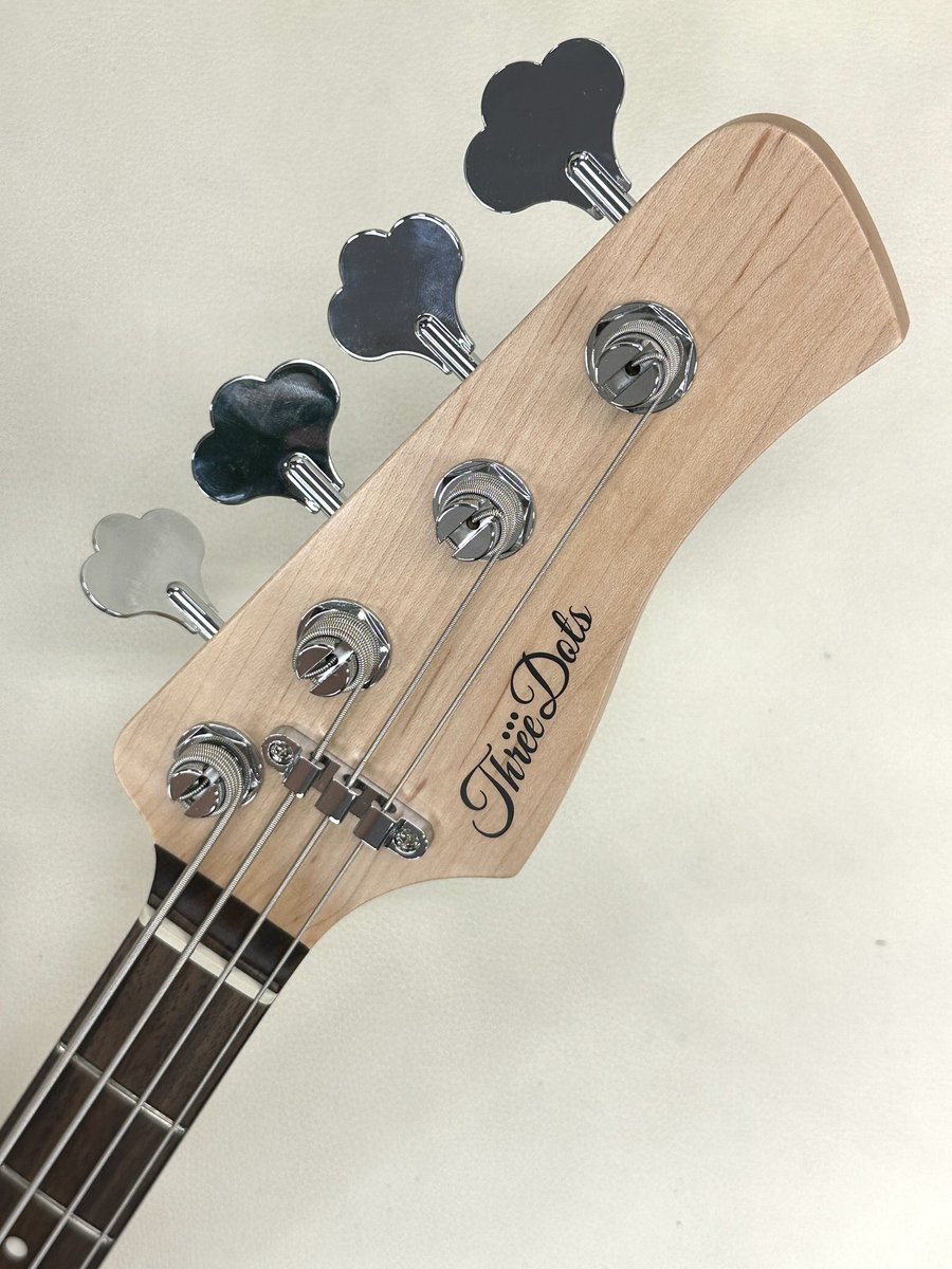 GIB_Yokohama's tweet photo. Three Dots / JB AUB/R

Three Dotsのマイナーチェンジされた4弦ジャズベ！

正直言って同価格帯の中では決定的なクオリティをみせています。

重厚感のある音はアンサンブルの中でしっかりと役目を果たしてくれます

ウィレン https://t.co/ixagsPuYsw