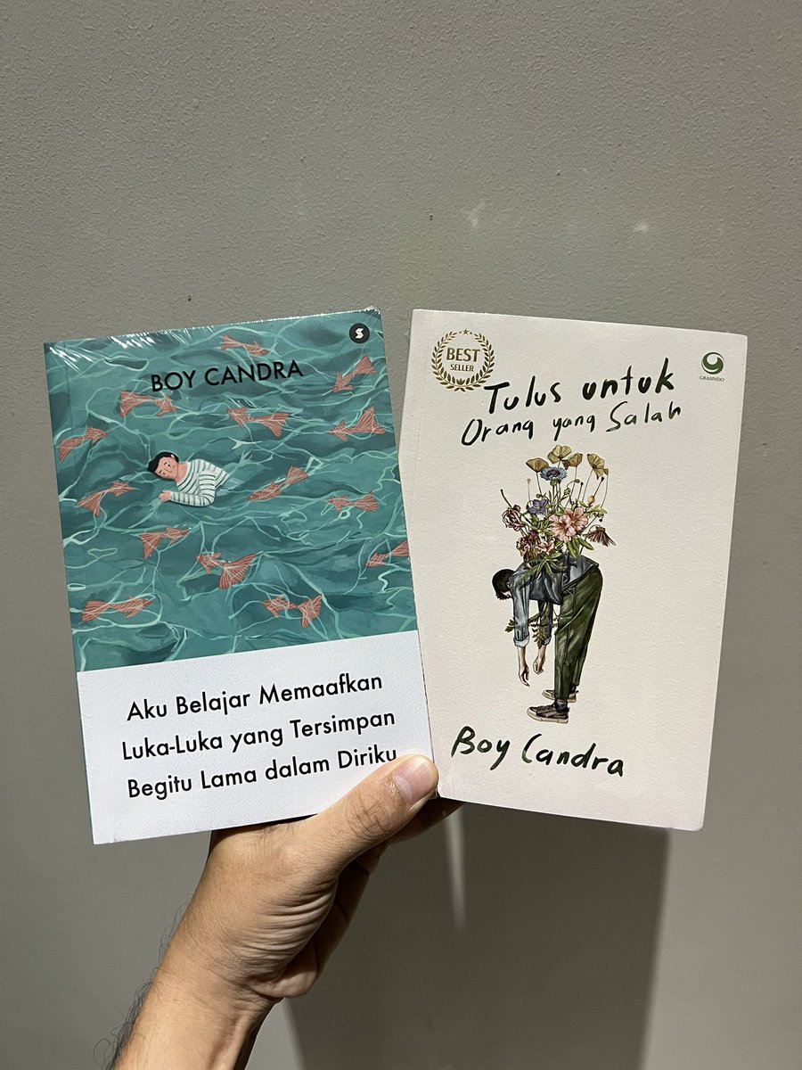 dsuperboy's tweet photo. Dua buku paling baru kami bisa dipesan langsung melalui menubuku (toko buku online khusus buku kami) atau di toko buku gramedia dan lainnya.

Shopee : https://t.co/EUq6XHEBaC

Tokopedia: https://t.co/SRyKzvce2D

Tiktokshop: https://t.co/Ku5qaOd8ke

Pesan sekarang. https://t.co/gGOMXkG4xg