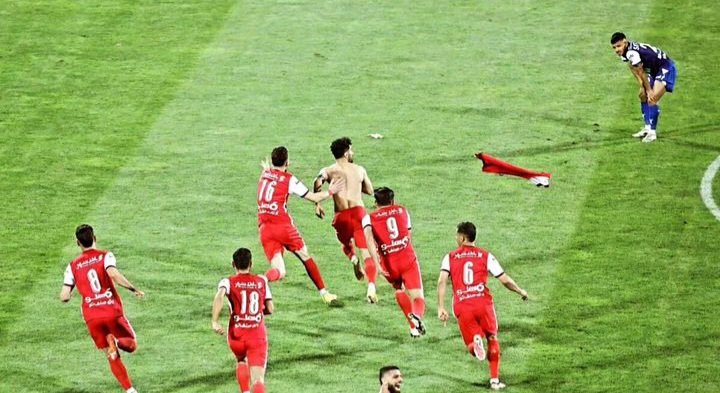 Msintheend's tweet photo. وقت بخیر ارتش سرخ https://t.co/RRt7x4Ukk2