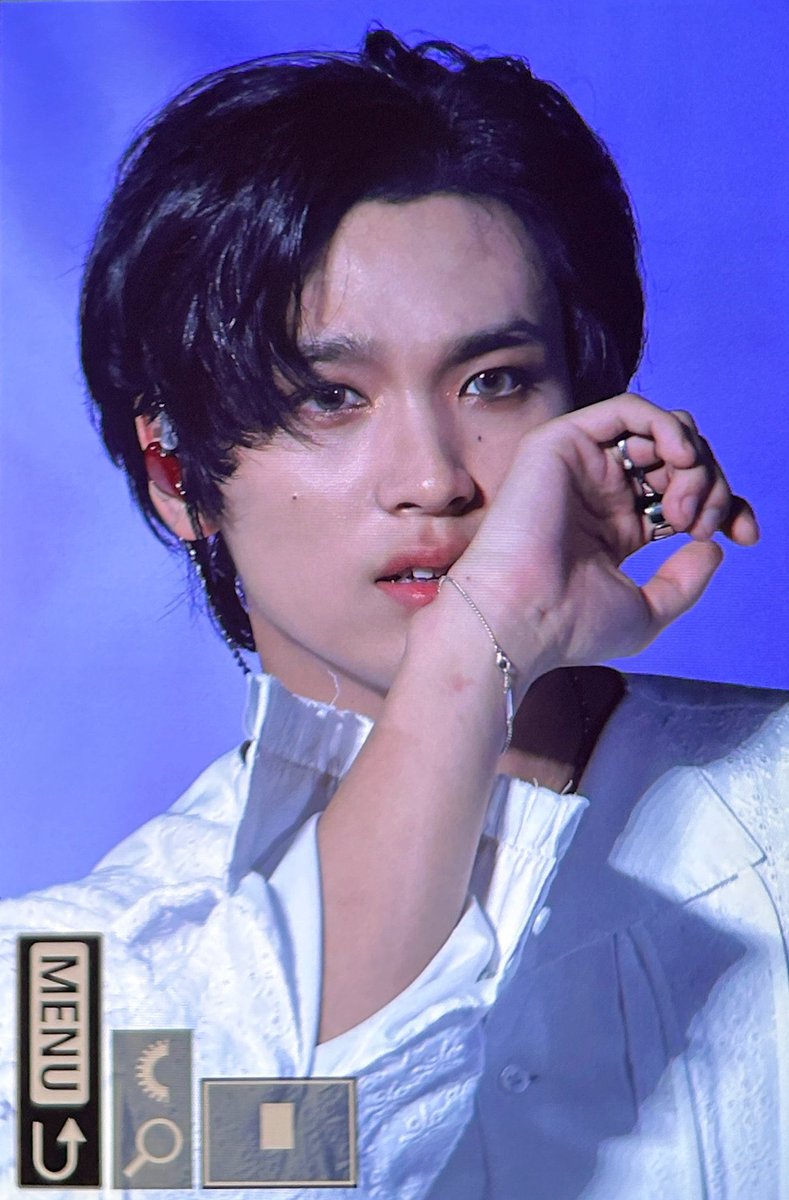 kasih tau gue siapa cowo cakep yang berhasil dapetin dia??????!!!!