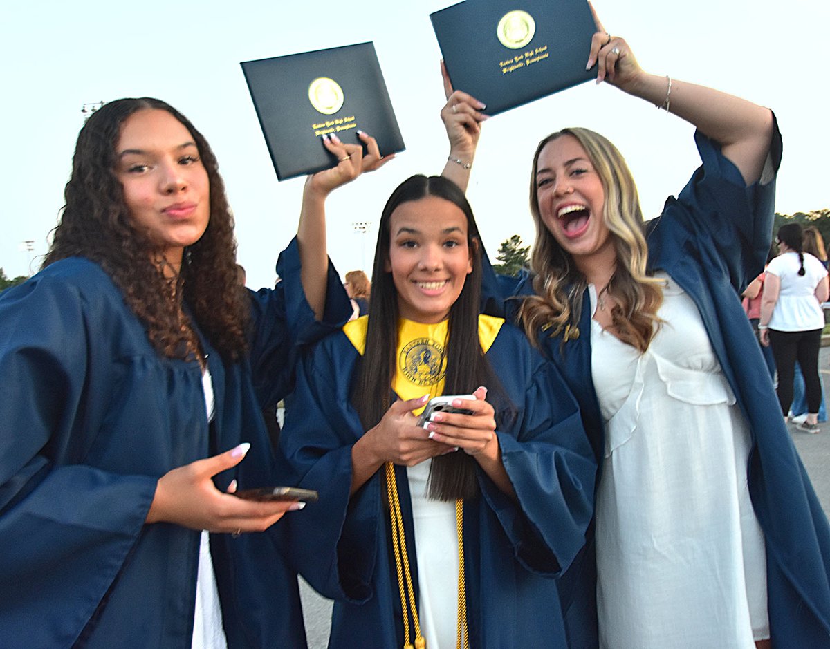 Eastern York’s #GoldenKnights held their 2023 #graduation Wednesday. See more photos from the ceremony here: bit.ly/3oJUBT2