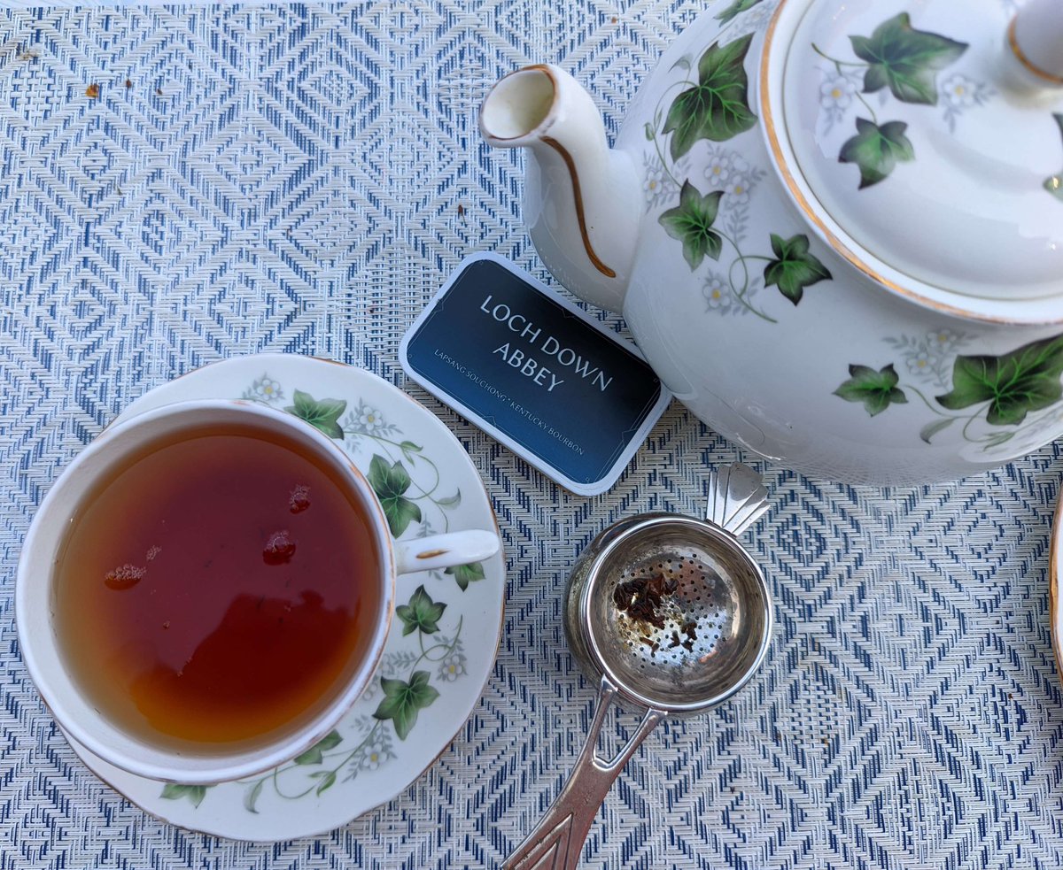 Recently got to try this <a href="/AdagioTeas/">Adagio Teas</a> creation for their fandom teas range. A smoky blend with a peppery finish, why not drink it while reading the book by <a href="/archgeek2/">B C- E</a> #lochdownabbey #tea